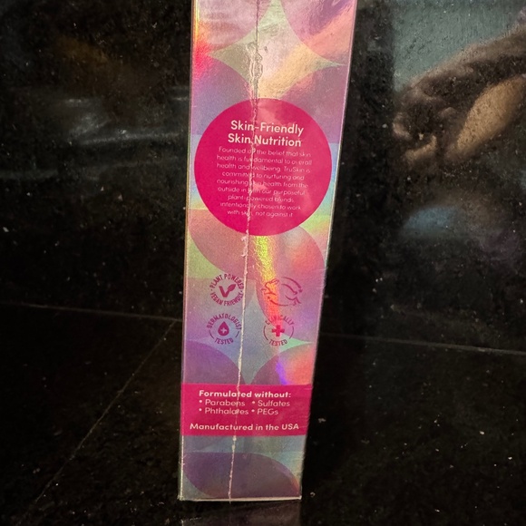 Exclusive TruSkin Kylie Bundle by Kylie Cantrall:Clean, Tone & Vitamin C Serum - Picture 6 of 9